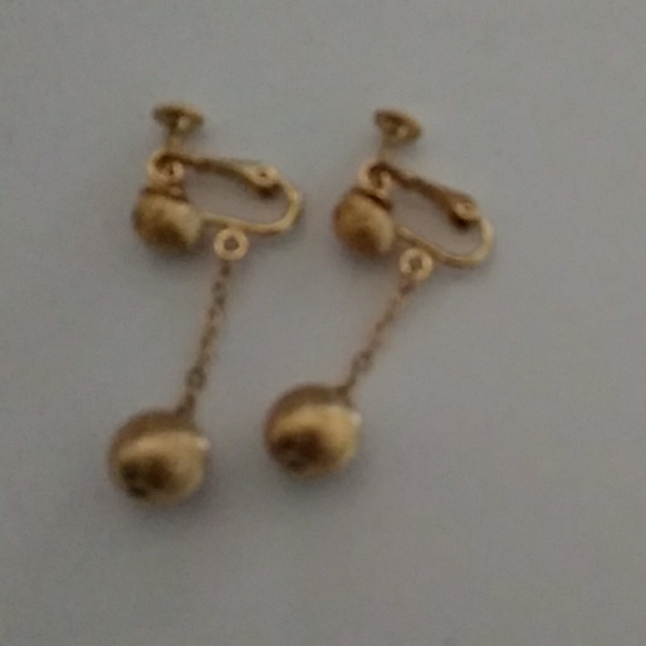 COPY - Signed Vendome Screw on Lever Earrings - Picture 3 of 3